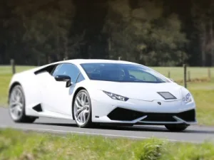 Компания Lamborghini протестировала новенький Huracan Superleggera