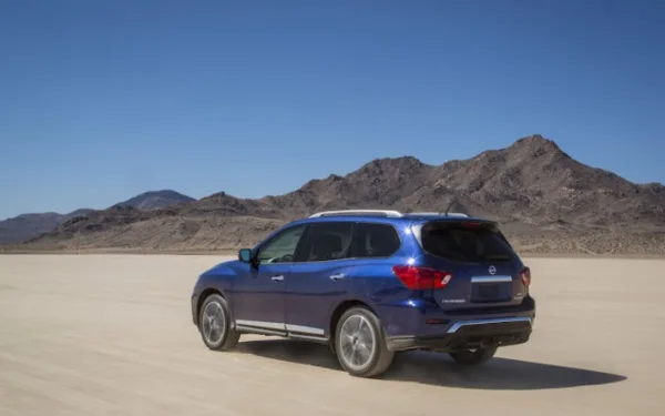 У Nissan официально дебютировал новый Pathfinder