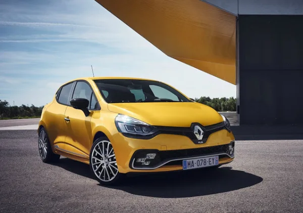 В Renault презентовали обновленный вариант Clio RS