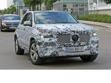 Компания Mercedes и дальше испытывает новый GLE