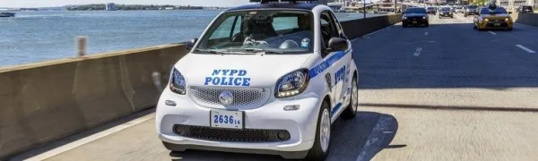 В Нью-Йорке полиция теперь будет ездить на Smart ForTwo