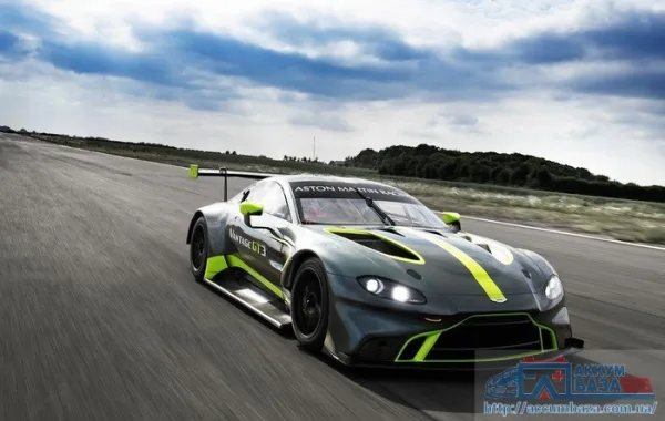 Aston Martin продемонстрировал гоночные версии Vantage – GT3 и GT4